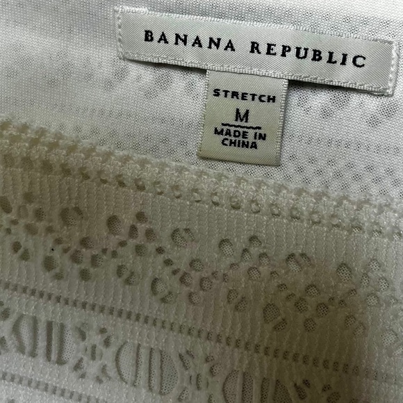 Banana Republic Cream crochet lace dress , lined , size Medium, gently loved - Picture 3 of 13